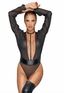Frau im transparenten Mesh-Body mit tiefem V-Ausschnitt, Halsband und Lederdetails