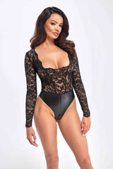 Bodysuit Aus Spitze Und Wetlook Für Verführerische Momente