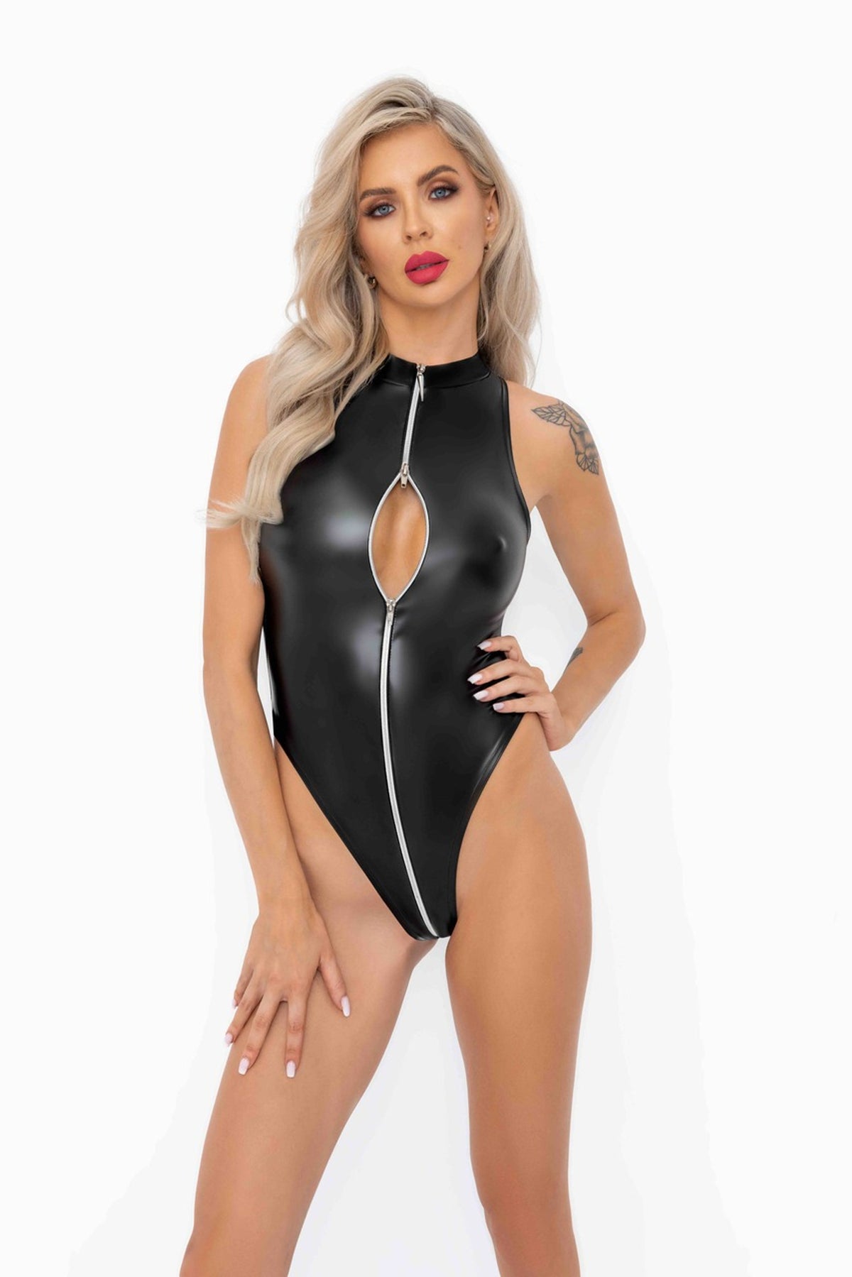 Kinky wetlook bodysuit met ritssluiting aan de voorkant - zwart