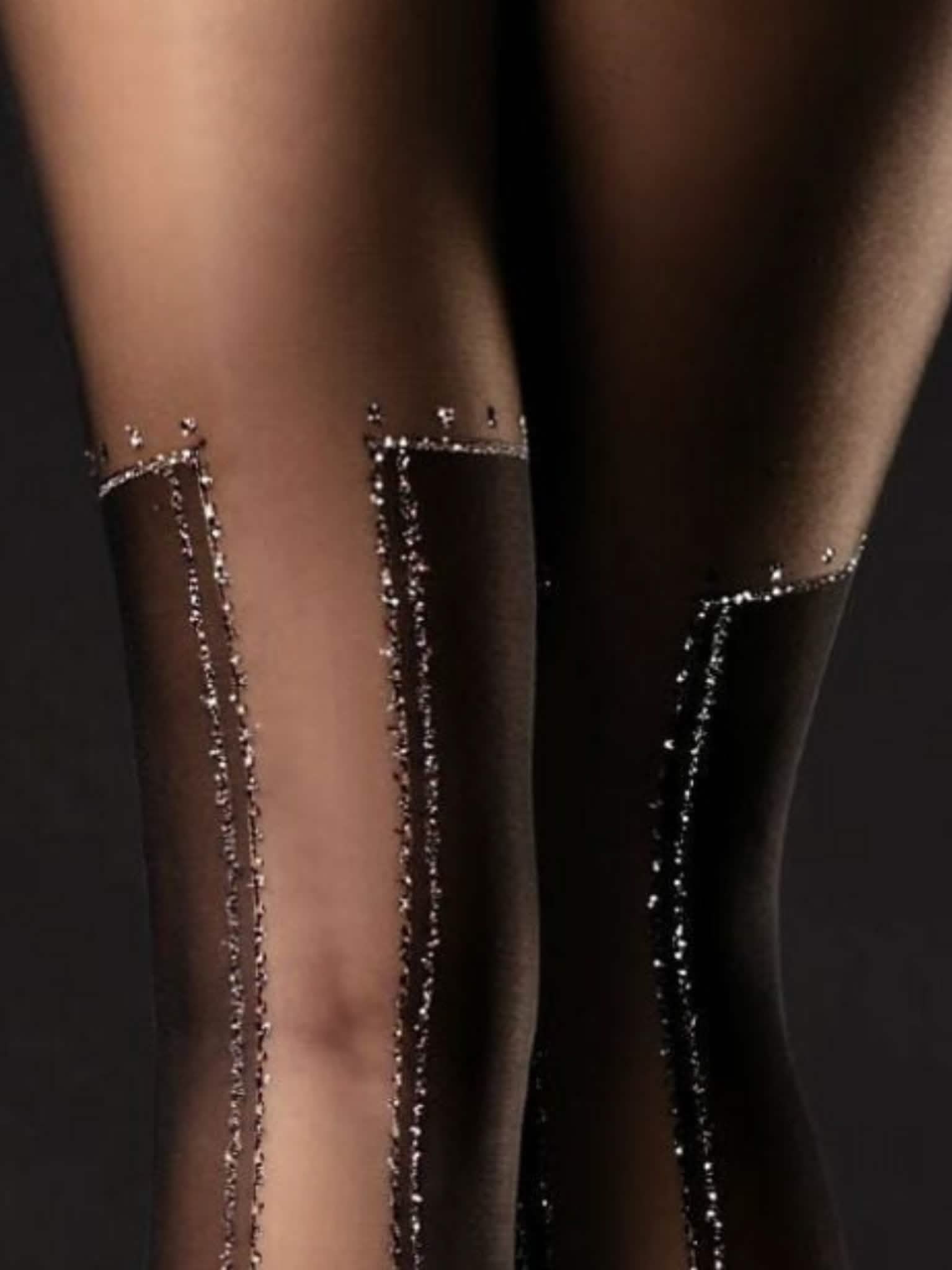 Schwarze Nylon Strumpfhose mit Glitzer-Steinen und elegantem Muster, Detailansicht